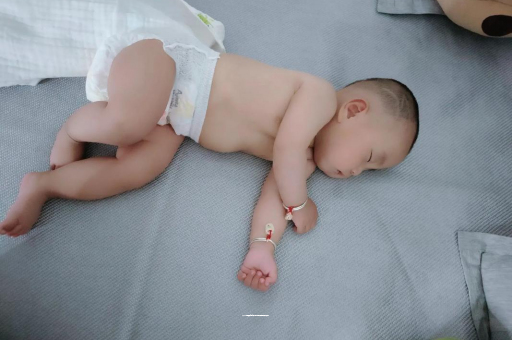 武威怎样教宝宝爬